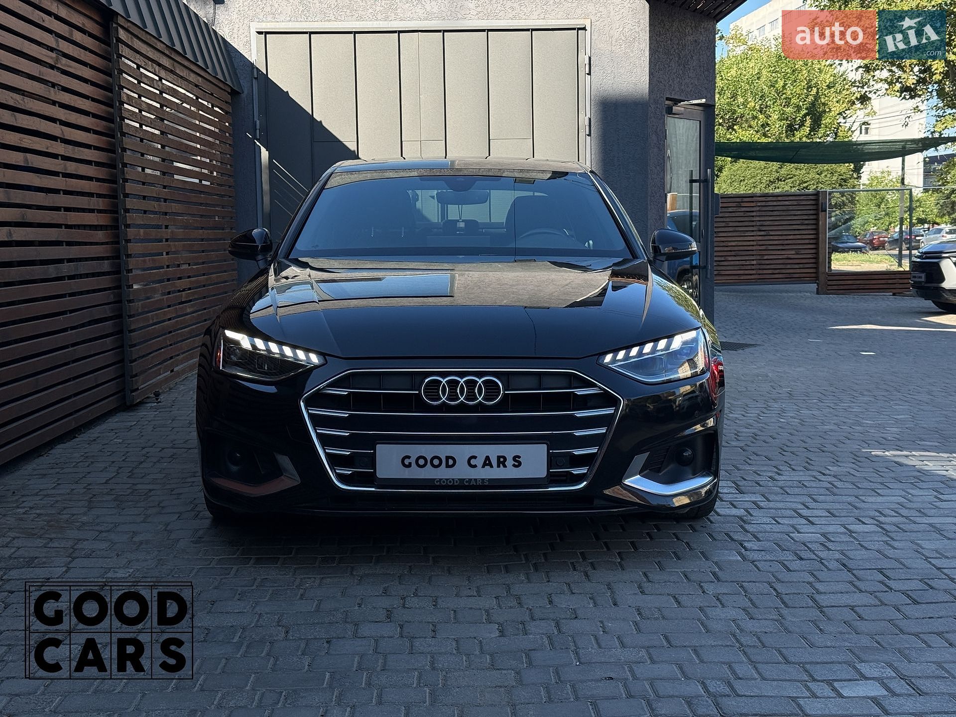 Audi A4 2020 VIN WAUHMAF48LA040149 фото оголошення 2 з 45