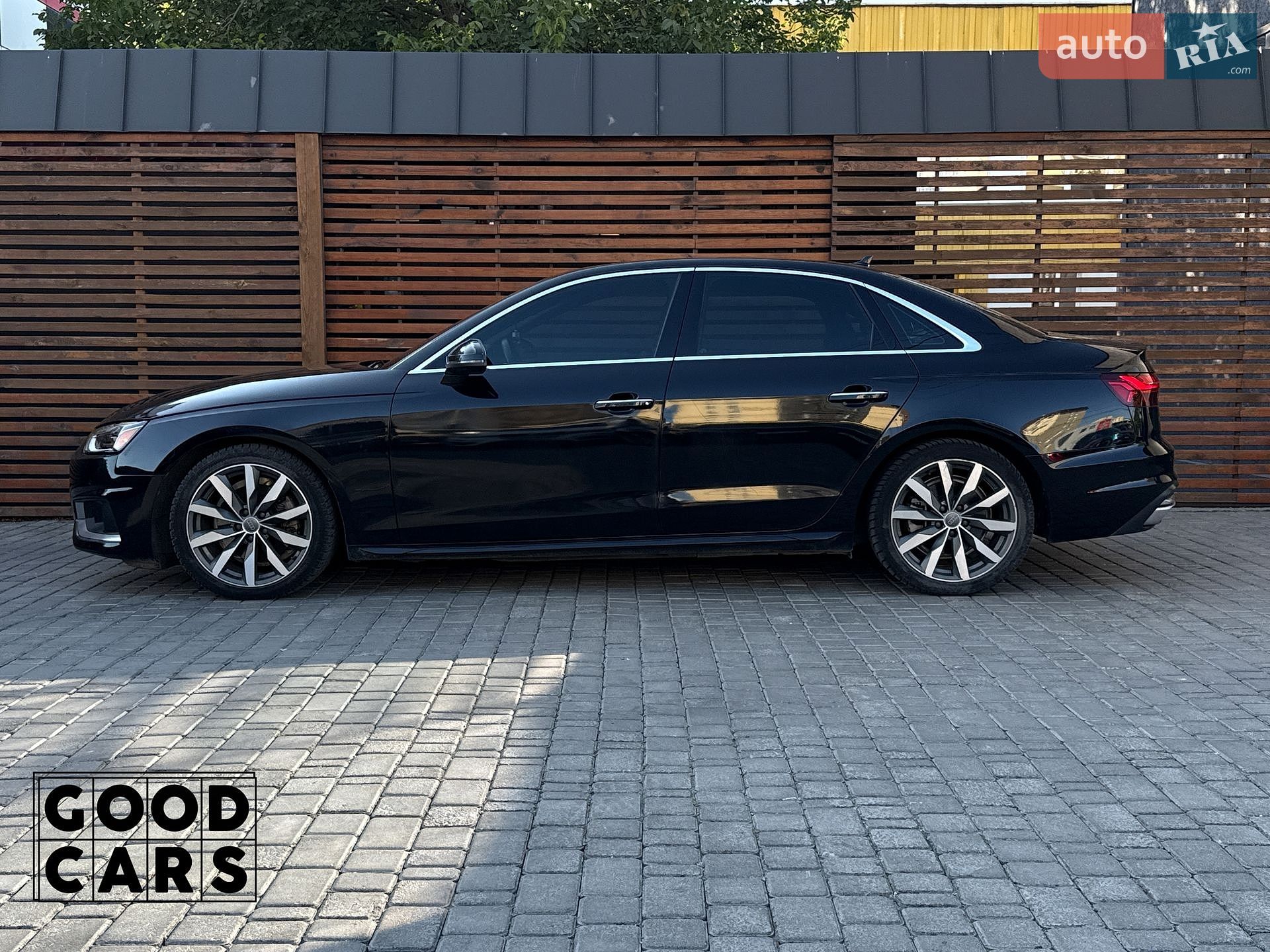 Audi A4 2020 VIN WAUHMAF48LA040149 фото оголошення 4 з 45