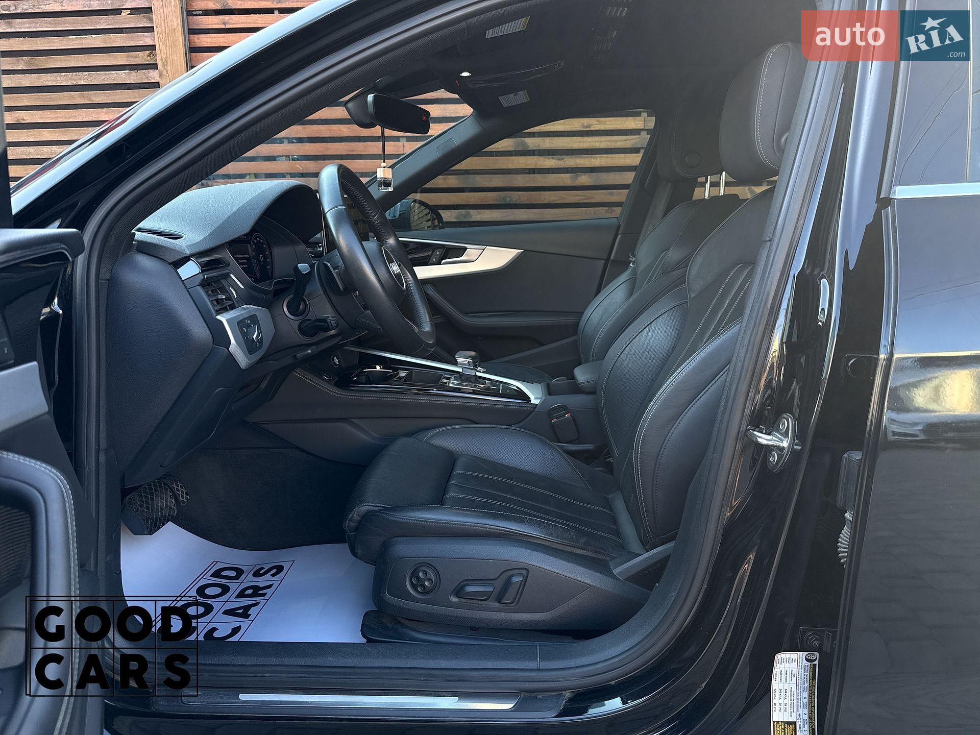 Audi A4 2020 VIN WAUHMAF48LA040149 фото оголошення 23 з 45