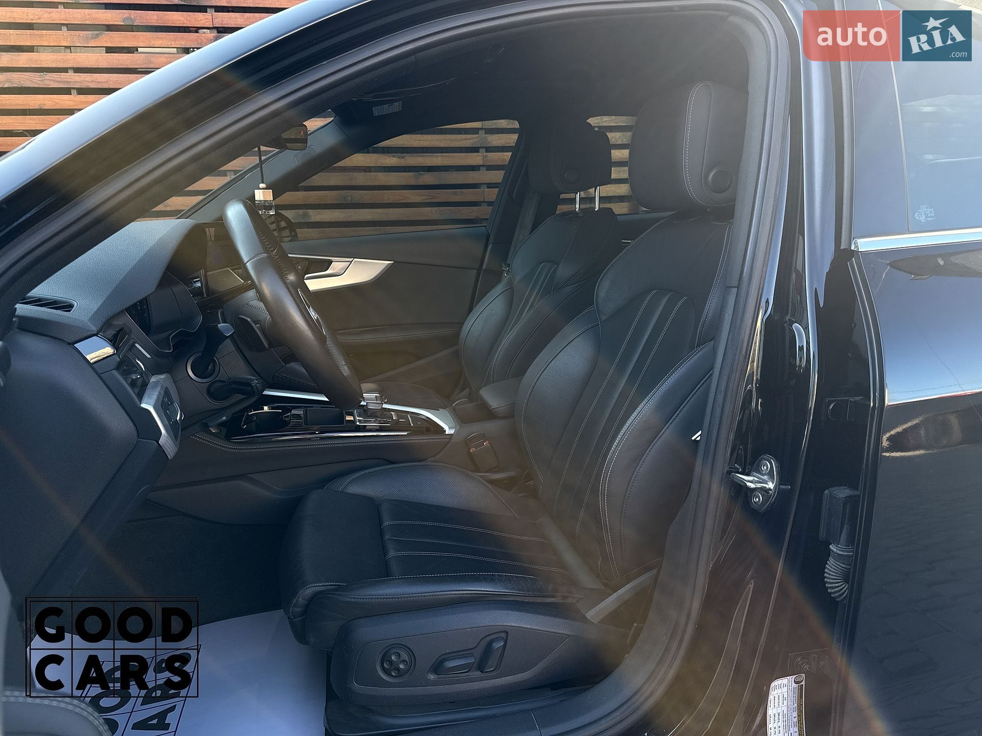 Audi A4 2020 VIN WAUHMAF48LA040149 фото оголошення 24 з 45