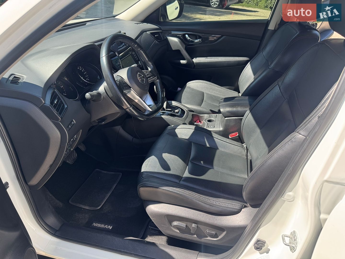 Nissan X-Trail 2017 VIN JN1TCAT32U0112451 фото оголошення 6 з 19