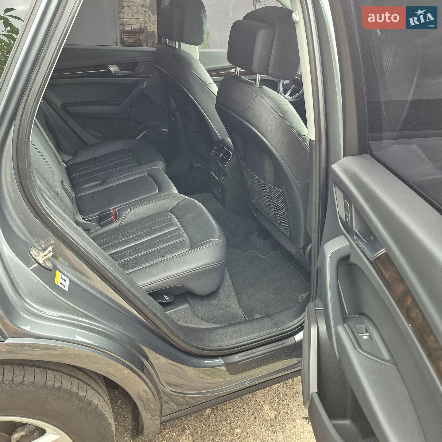 Audi Q5 2018 VIN WA1ANAFY9J2243282 фото оголошення 8 з 22