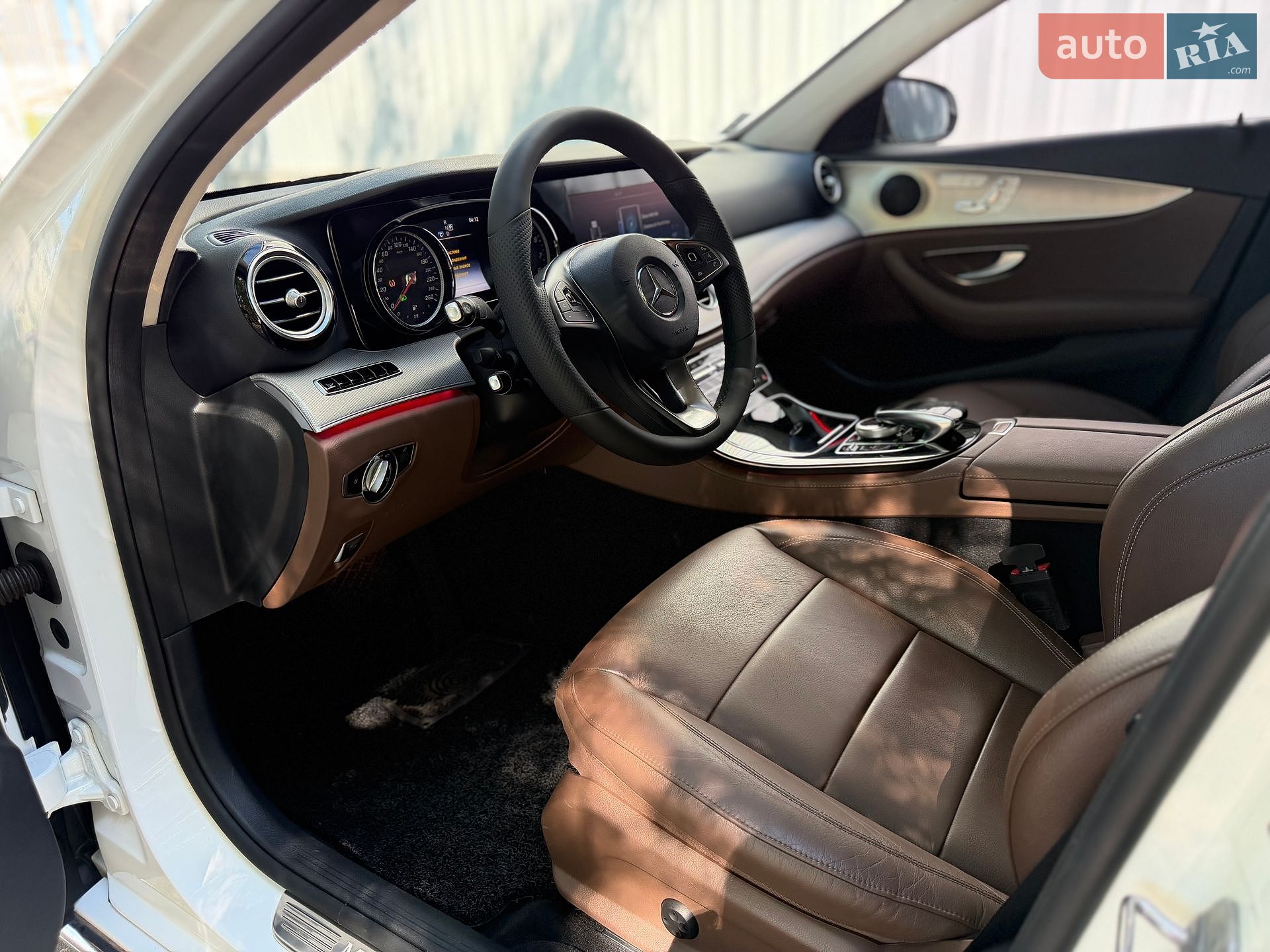Mercedes-Benz E-Class 2016 VIN WDDZF4CB2HA132148 фото оголошення 37 з 50