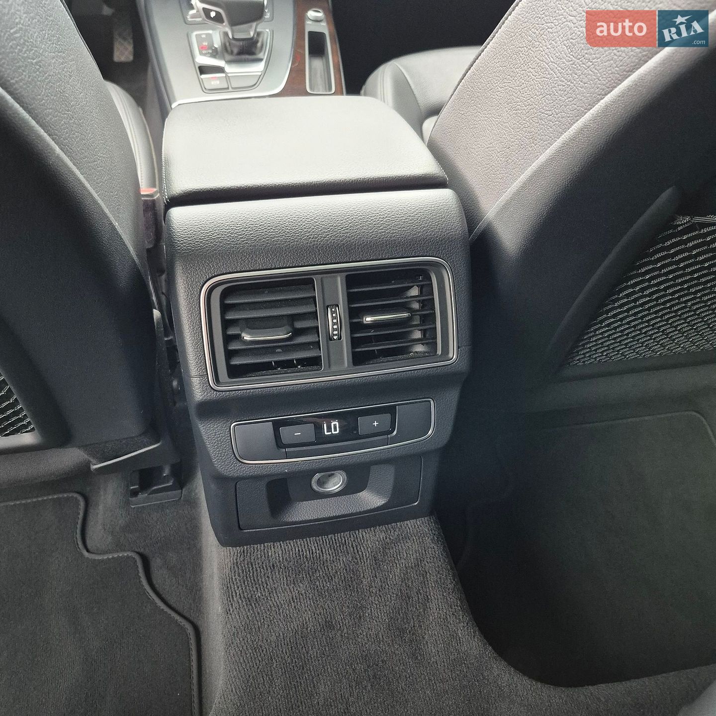 Audi Q5 2018 VIN WA1ANAFY9J2243282 фото оголошення 15 з 22