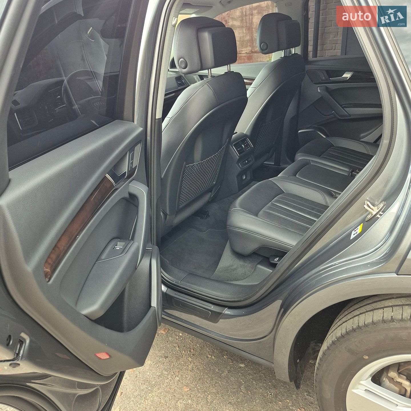 Audi Q5 2018 VIN WA1ANAFY9J2243282 фото оголошення 17 з 22