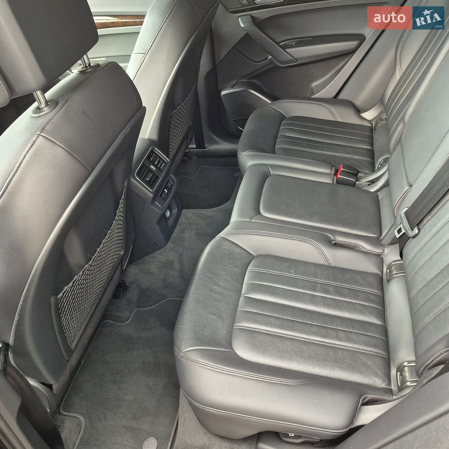 Audi Q5 2018 VIN WA1ANAFY9J2243282 фото оголошення 16 з 22