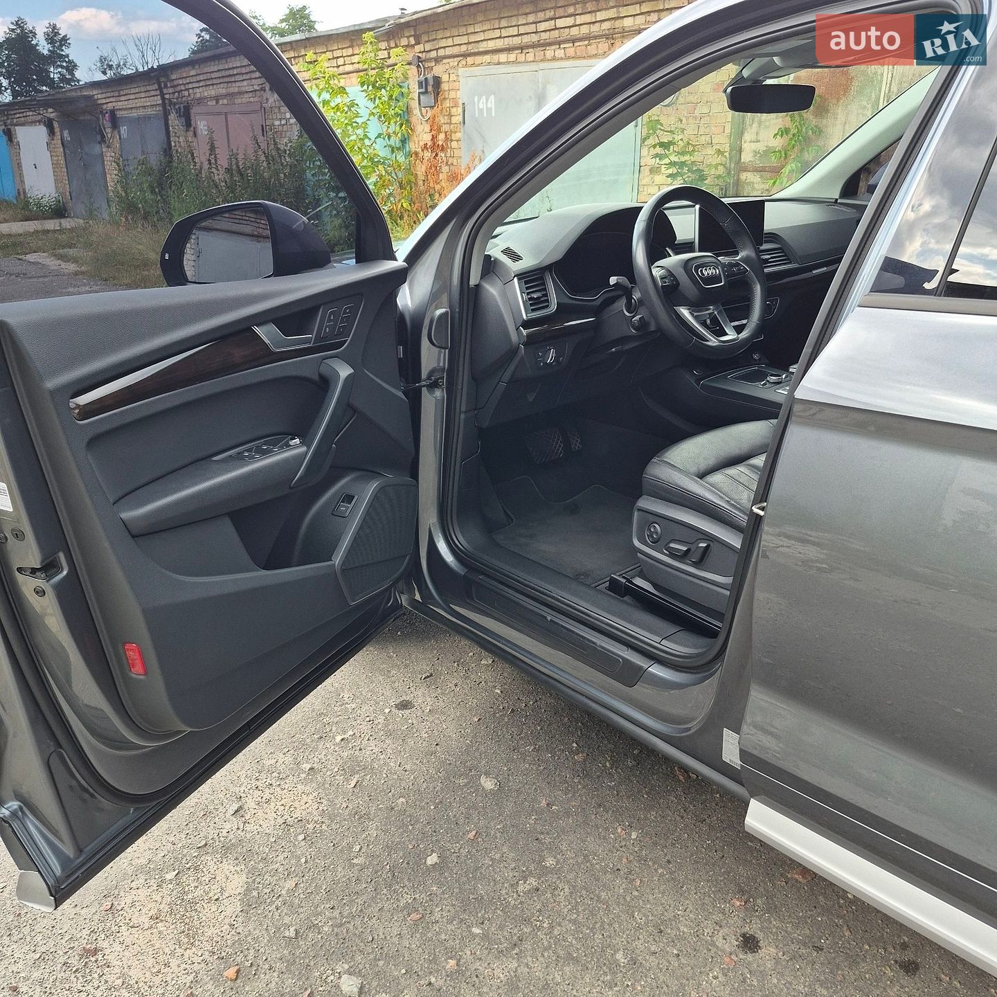 Audi Q5 2018 VIN WA1ANAFY9J2243282 фото оголошення 19 з 22