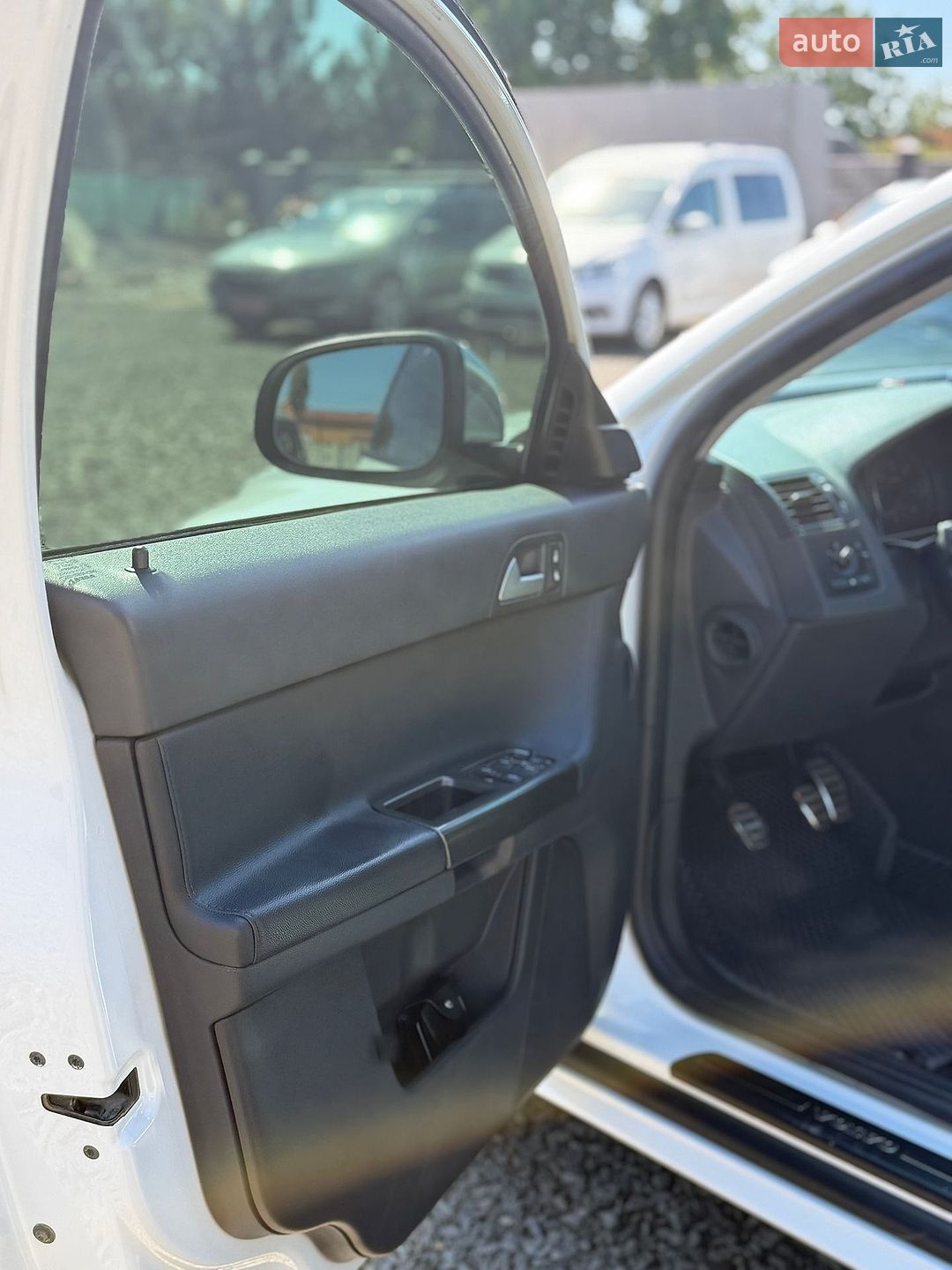 Volvo V50 2011 VIN YV1MW84E1B2637245 фото оголошення 15 з 36