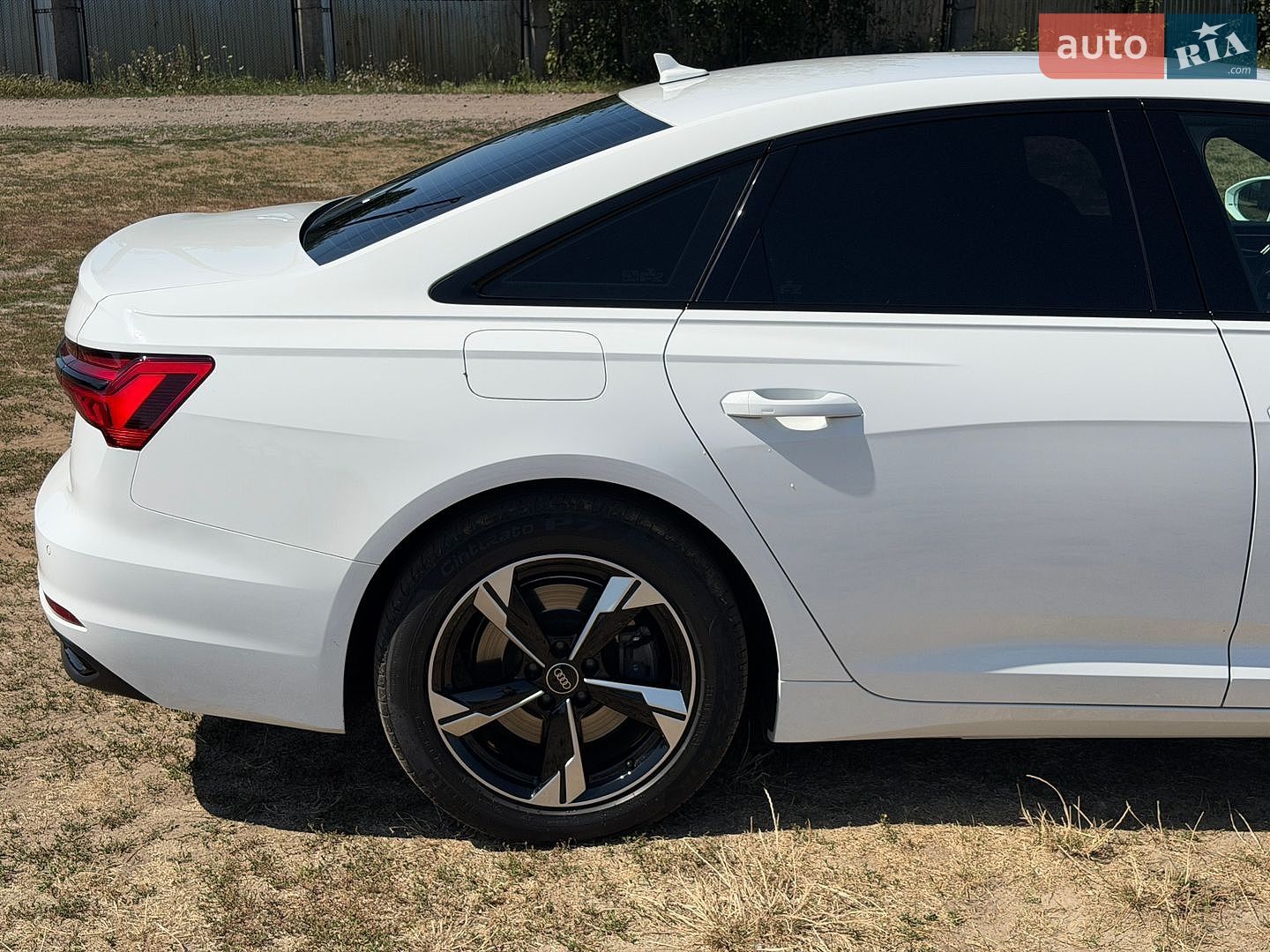 Audi A6 2022 VIN WAUZZZF25NN033674 фото оголошення 2 з 19