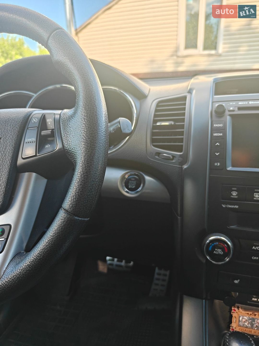 Kia Sorento 2011 VIN KNAKU814DC5210456 фото оголошення 10 з 28