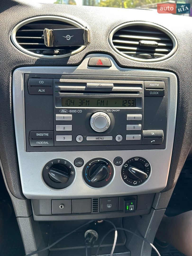 Ford Focus 2006 VIN WF0WXXGCDW6B01357 фото оголошення 2 з 10
