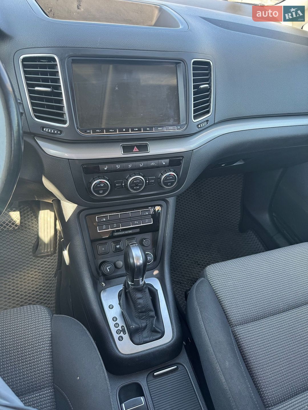 Volkswagen Sharan 2014 VIN WVWZZZ7NZEV034424 фото оголошення 18 з 21