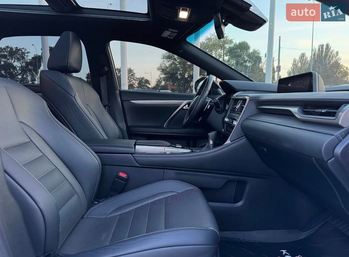 Lexus RX 2018 VIN 2T2BZMCA4KC176564 фото оголошення 16 з 24