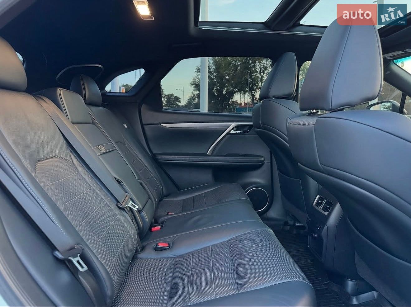 Lexus RX 2018 VIN 2T2BZMCA4KC176564 фото оголошення 18 з 24