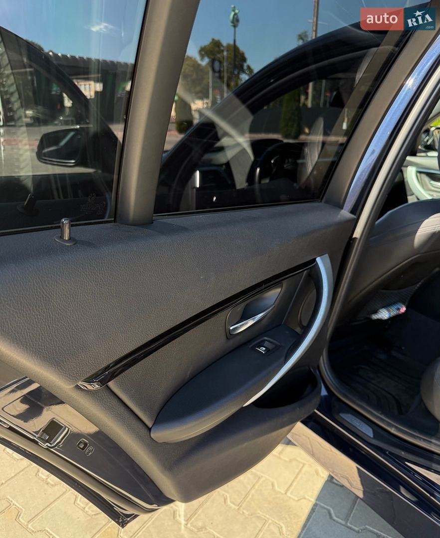 BMW 3 Series 2016 VIN WBA8E3G5XGNU03808 фото оголошення 10 з 12
