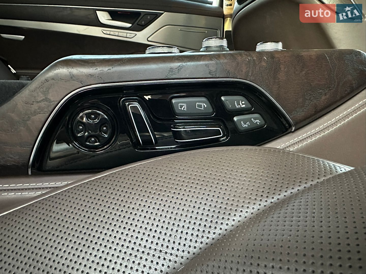 Audi A8 2013 VIN WAUZZZ4H8DN036901 фото оголошення 26 з 34