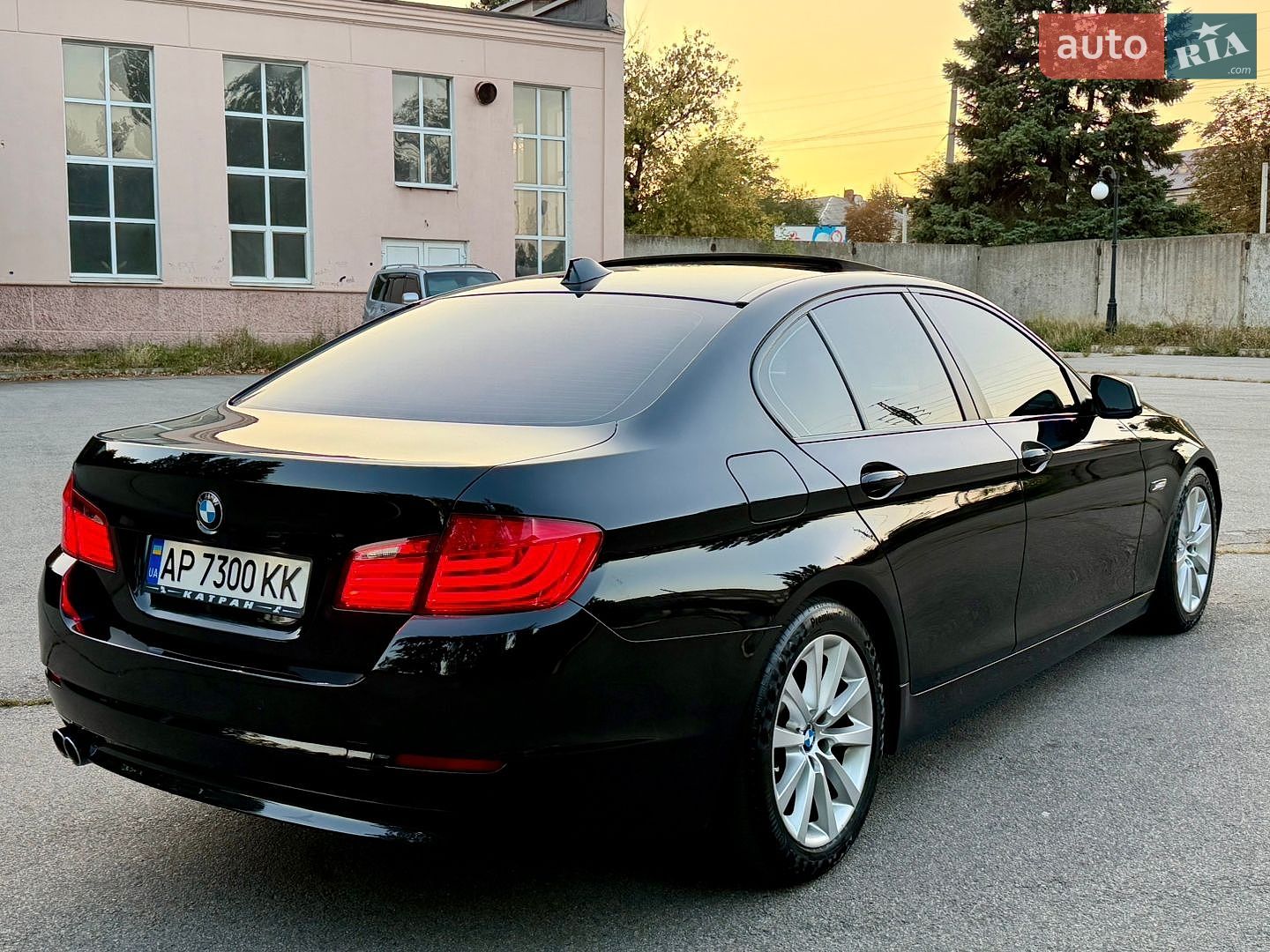 BMW 5 Series 2013 VIN WBAFW11020D264517 фото оголошення 8 з 22