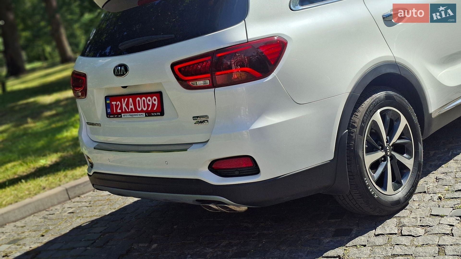 Kia Sorento 2018 VIN KNAPG81BDKA533419 фото оголошення 12 з 118