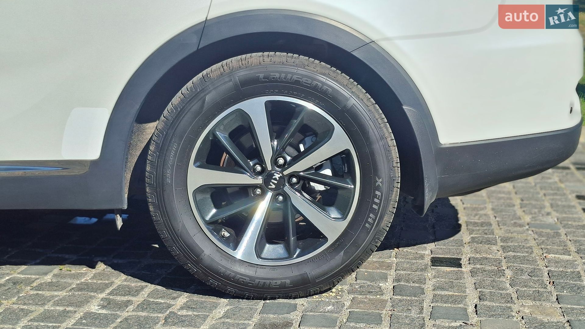 Kia Sorento 2018 VIN KNAPG81BDKA533419 фото оголошення 25 з 118