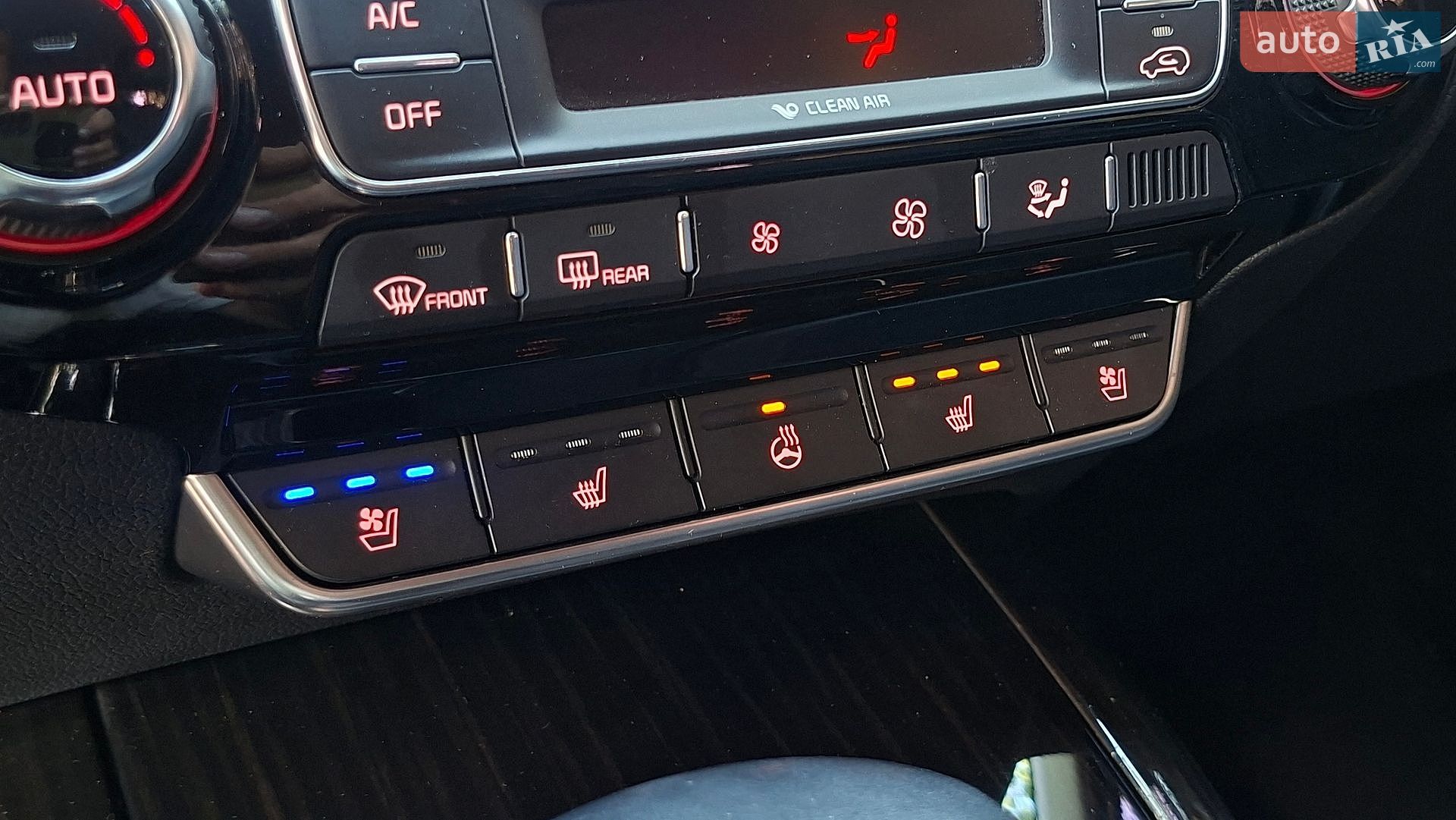 Kia Sorento 2018 VIN KNAPG81BDKA533419 фото оголошення 49 з 118