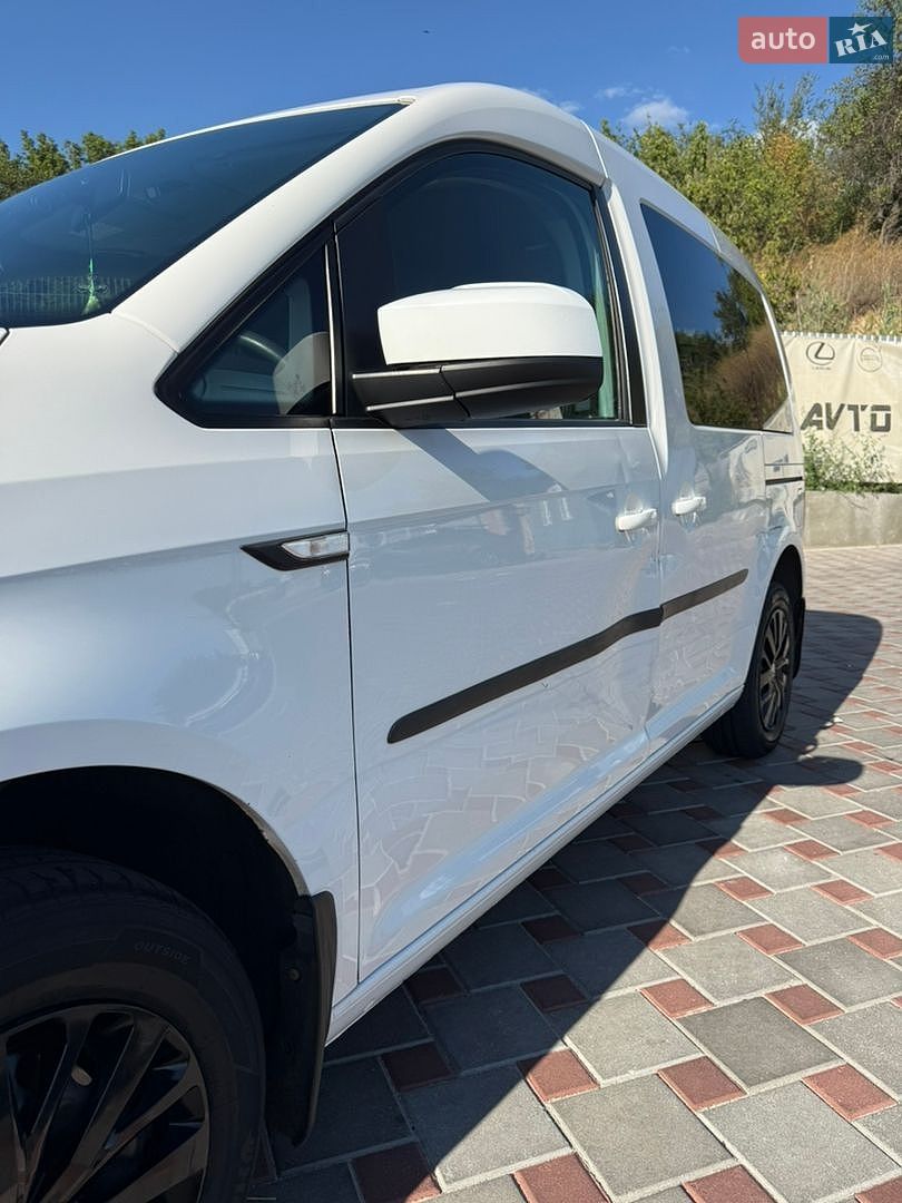 Volkswagen Caddy 2016 VIN WV2ZZZ2KZGX141866 фото оголошення 2 з 25
