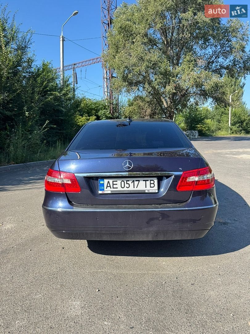 Mercedes-Benz E-Class 2010 VIN WDD2120051A353946 фото оголошення 3 з 9
