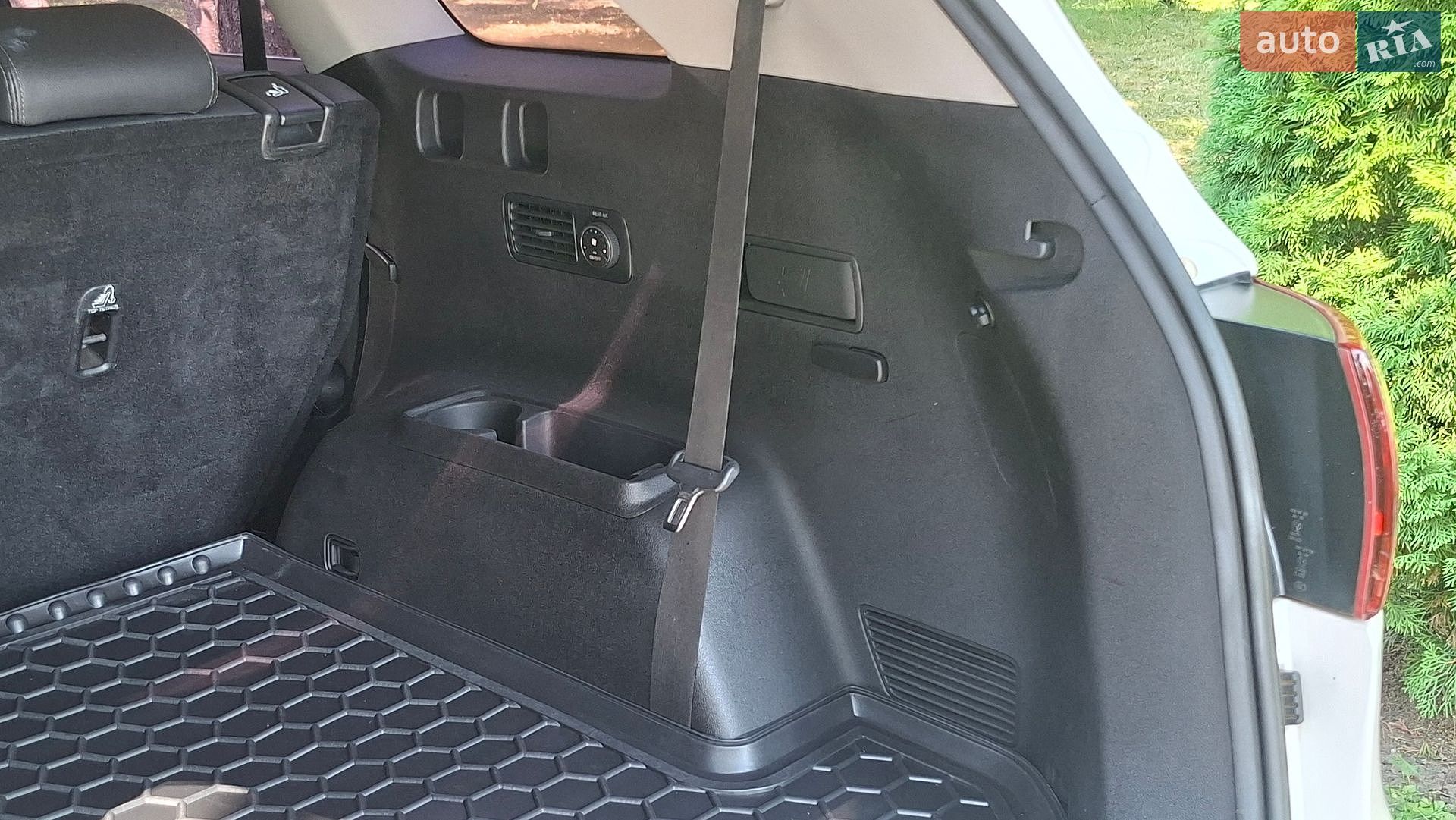 Kia Sorento 2018 VIN KNAPG81BDKA533419 фото оголошення 76 з 118