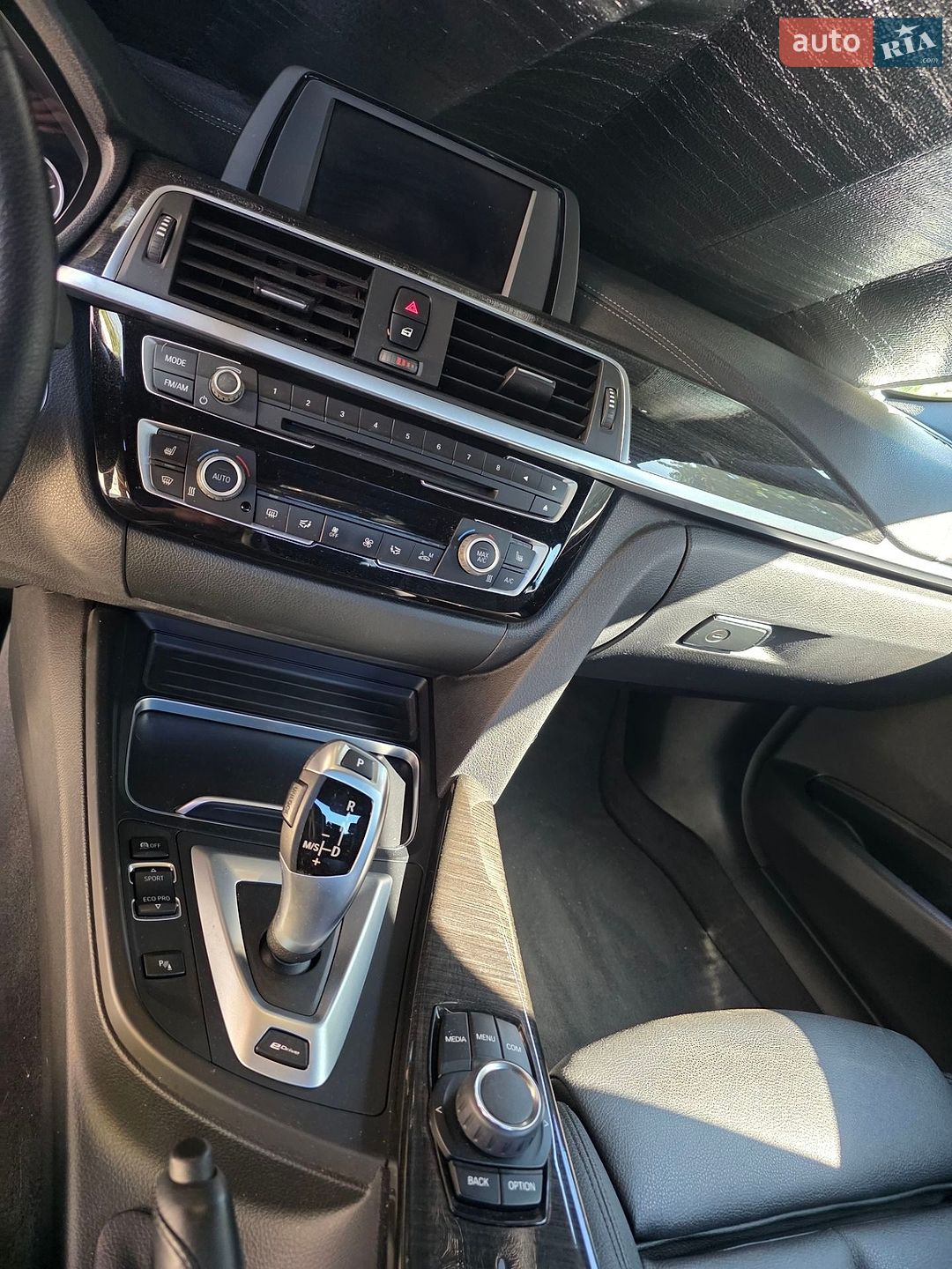 BMW 3 Series 2018 VIN WBA8E1C56JA756751 фото оголошення 10 з 19