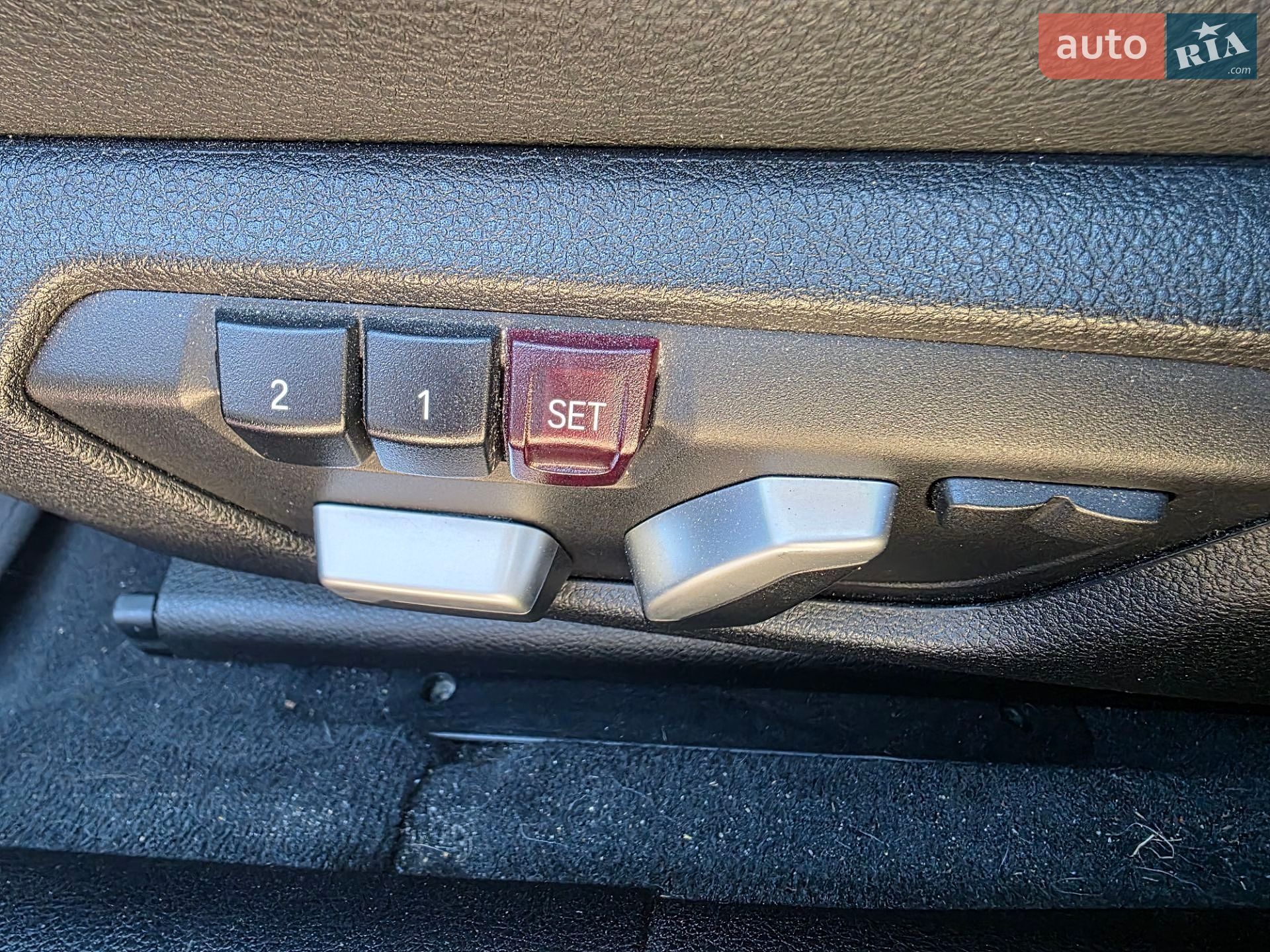 BMW 3 Series 2018 VIN WBA8E1C56JA756751 фото оголошення 13 з 19