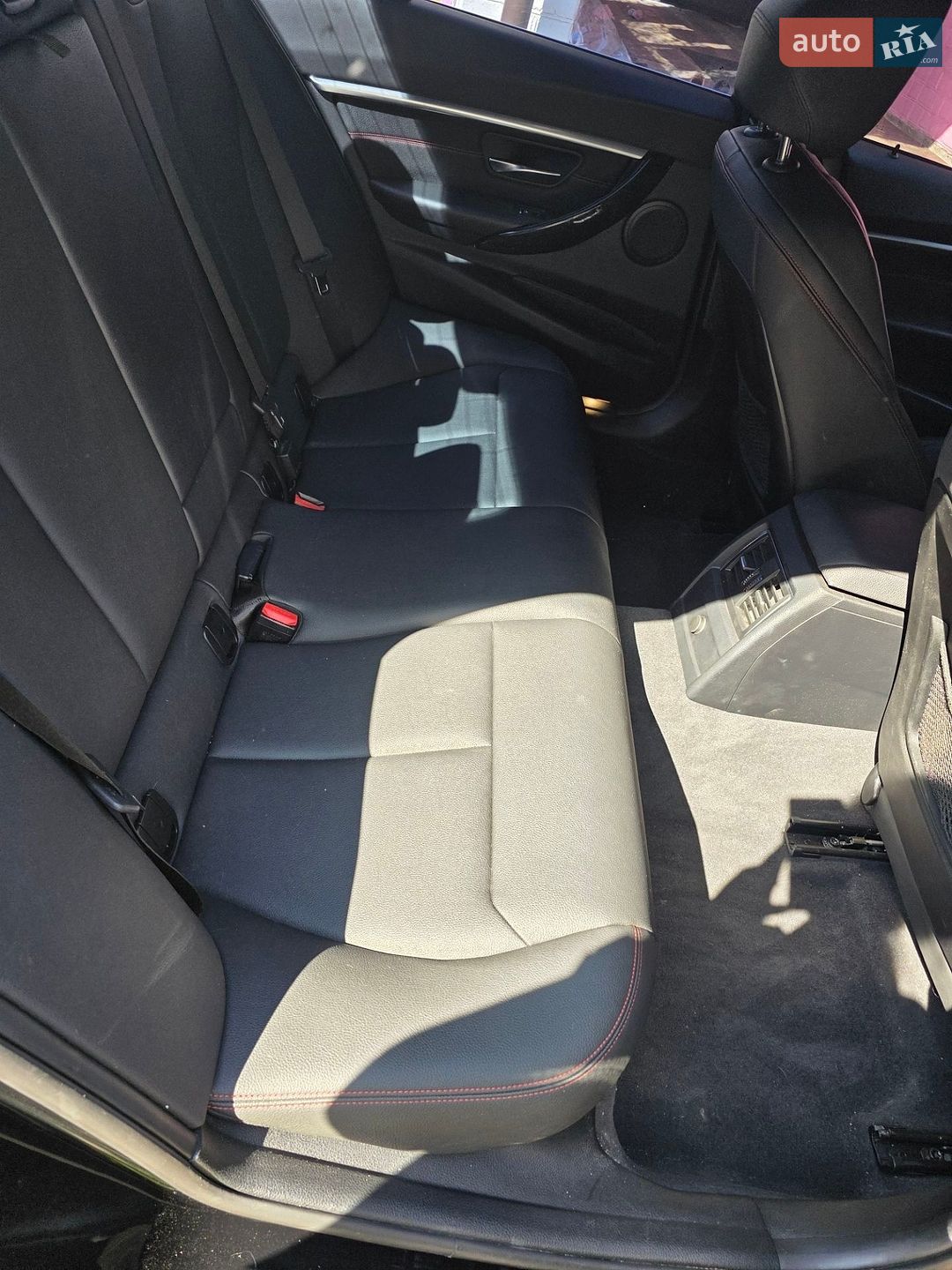 BMW 3 Series 2018 VIN WBA8E1C56JA756751 фото оголошення 15 з 19