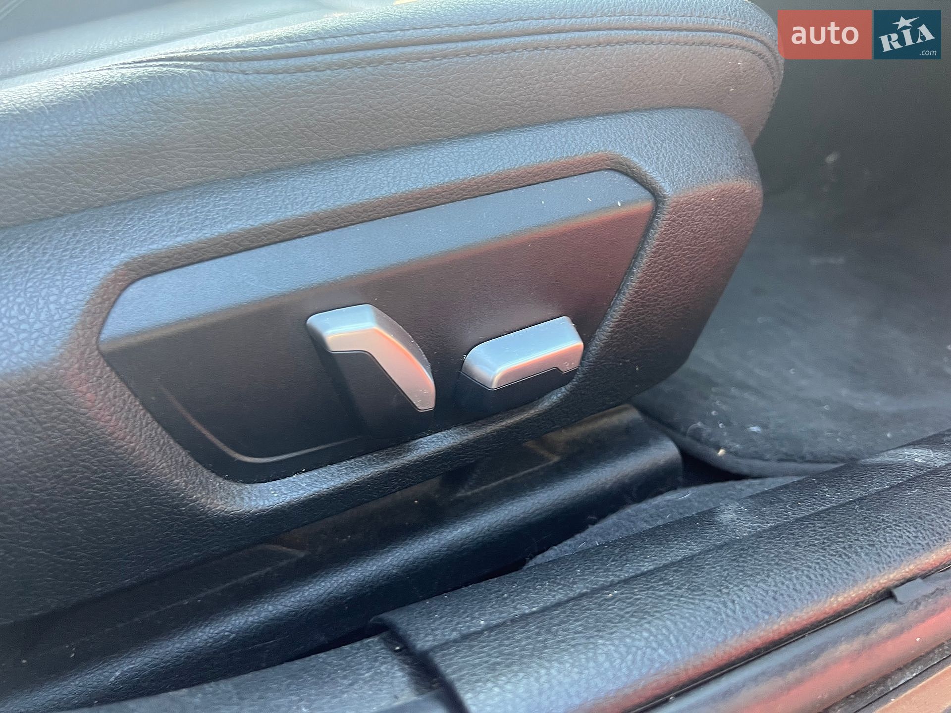 BMW 3 Series 2017 VIN WBA8A3C30HK692345 фото оголошення 32 з 46