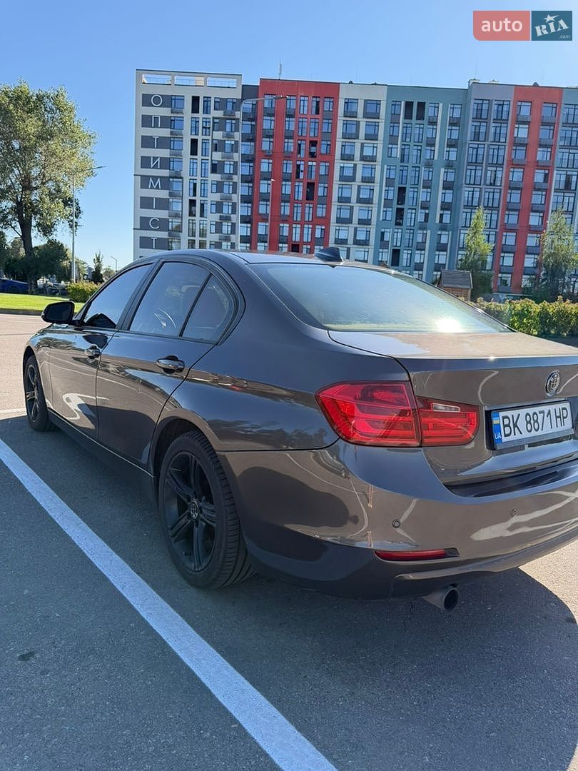 BMW 3 Series 2013 VIN WBA3B1G56ENS77113 фото оголошення 5 з 16