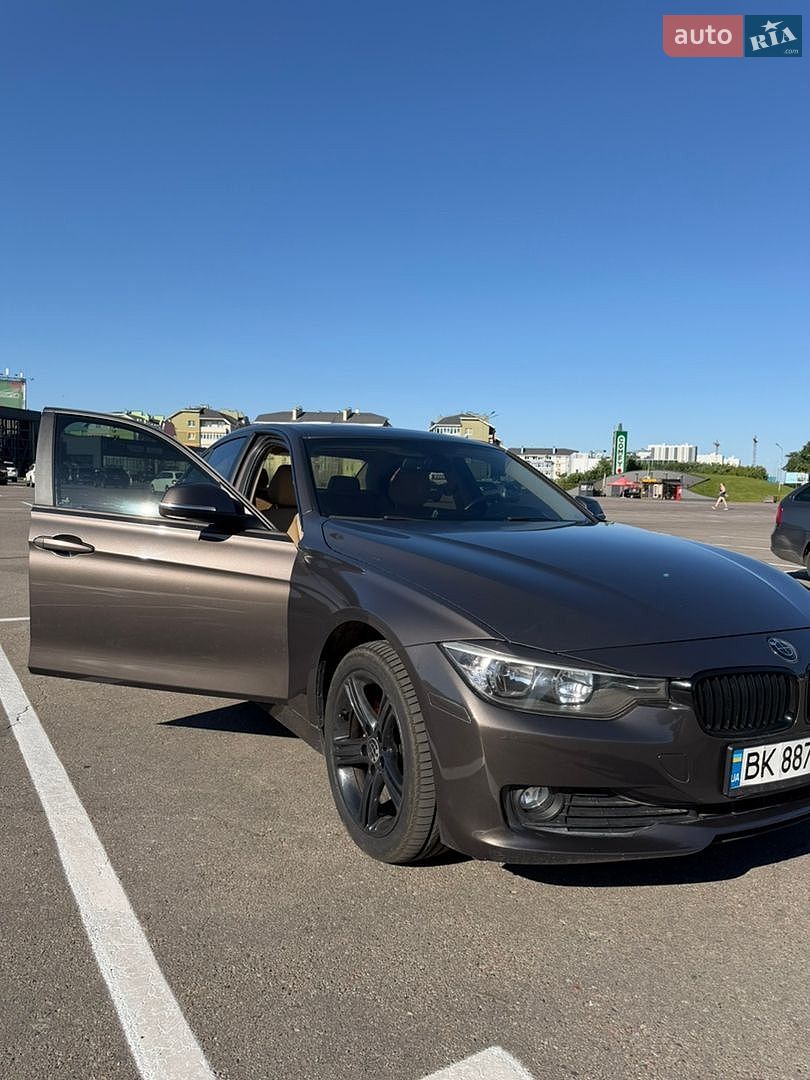 BMW 3 Series 2013 VIN WBA3B1G56ENS77113 фото оголошення 4 з 16