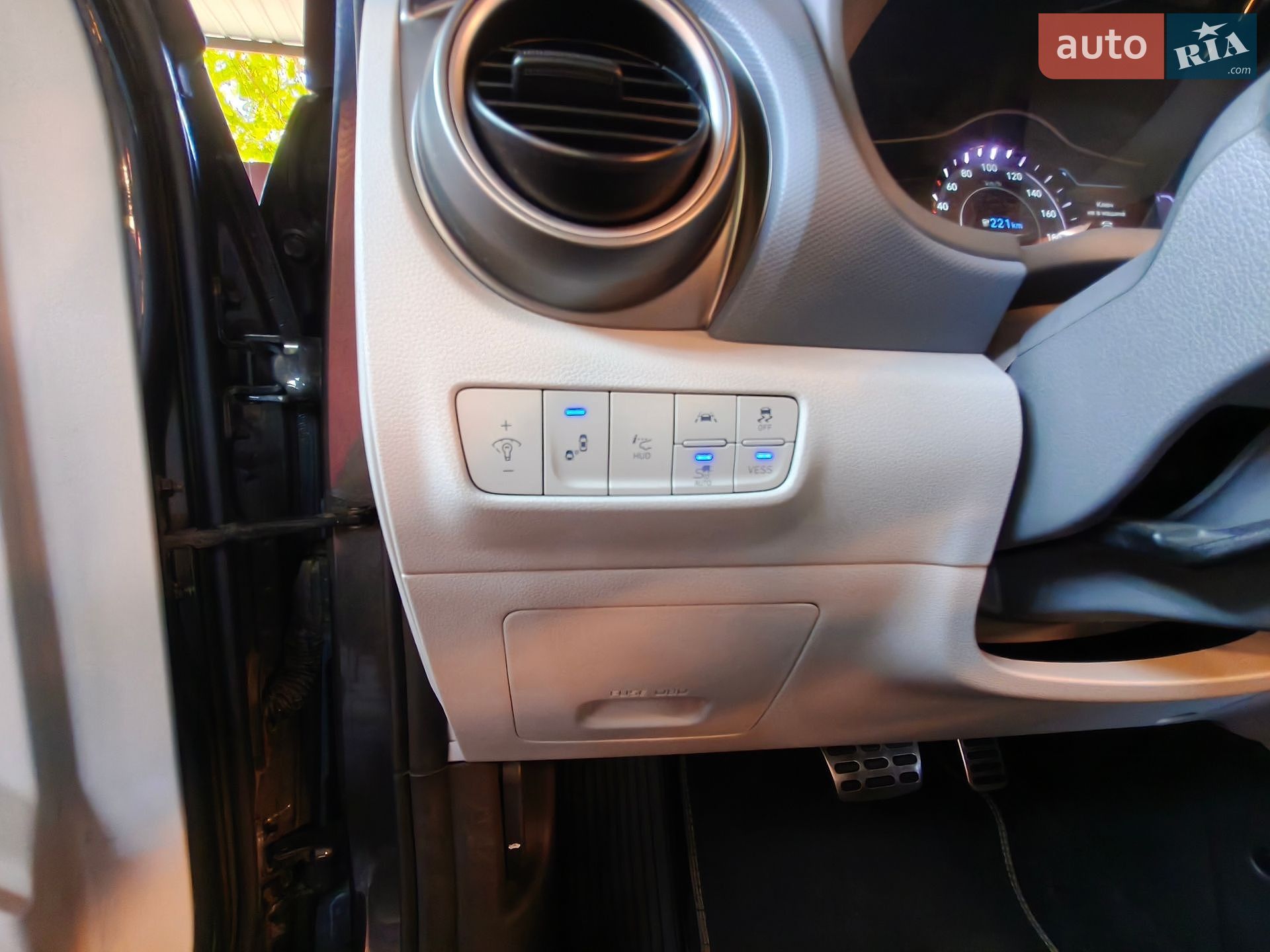 Hyundai Kona 2019 VIN KMHK581GFKU044882 фото оголошення 16 з 31