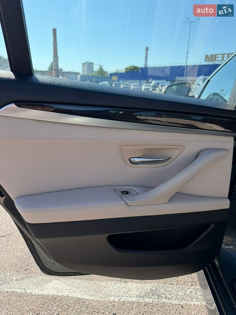 BMW 5 Series 2013 VIN WBAFU7C57DDU75820 фото оголошення 25 з 51