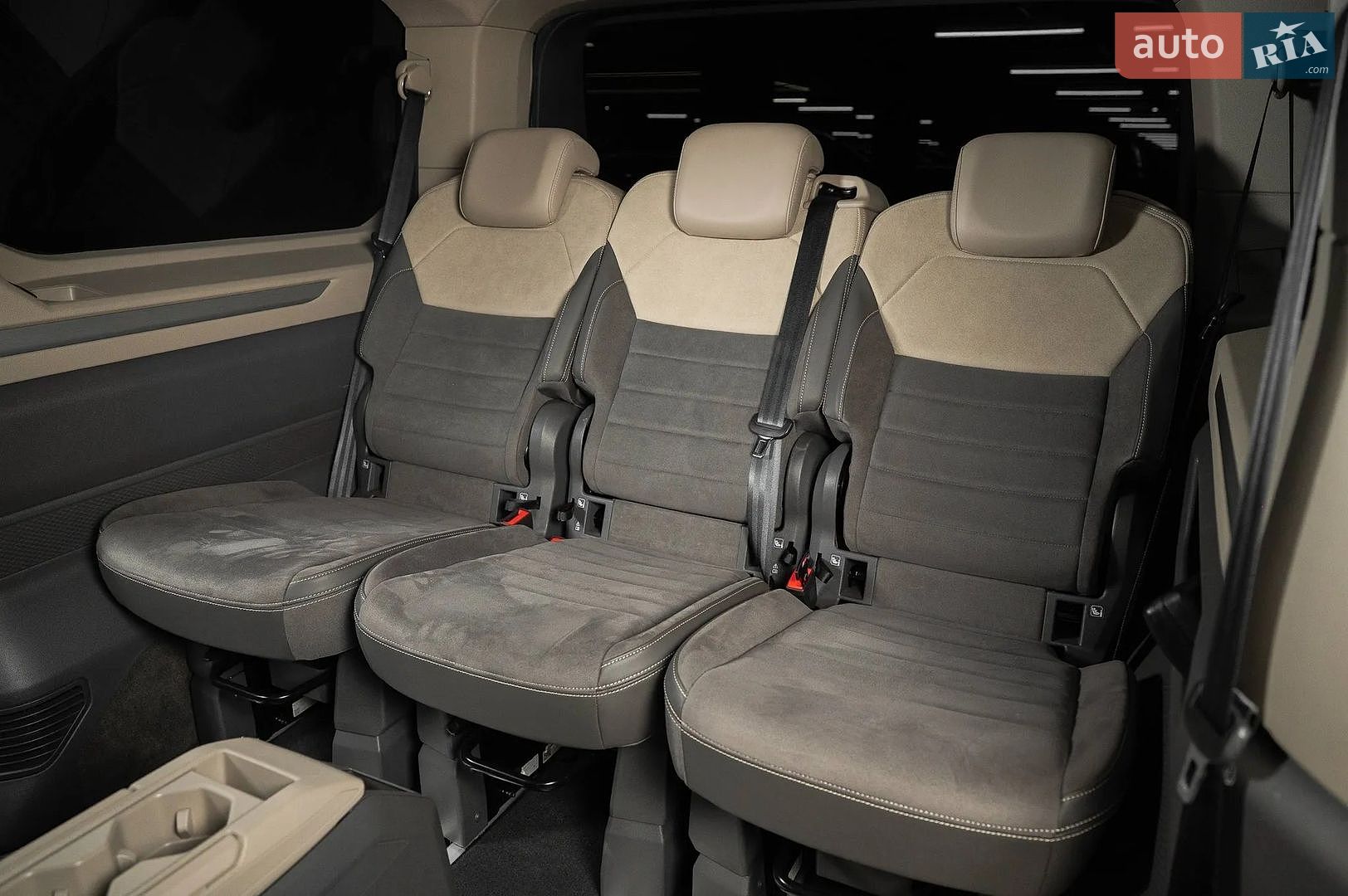Volkswagen Multivan 2022 VIN WV2ZZZSTZNH007025 фото оголошення 18 з 34