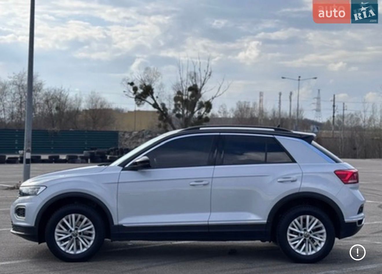 Volkswagen T-Roc 2021 VIN WVGZZZA1ZNV081884 фото оголошення 2 з 14