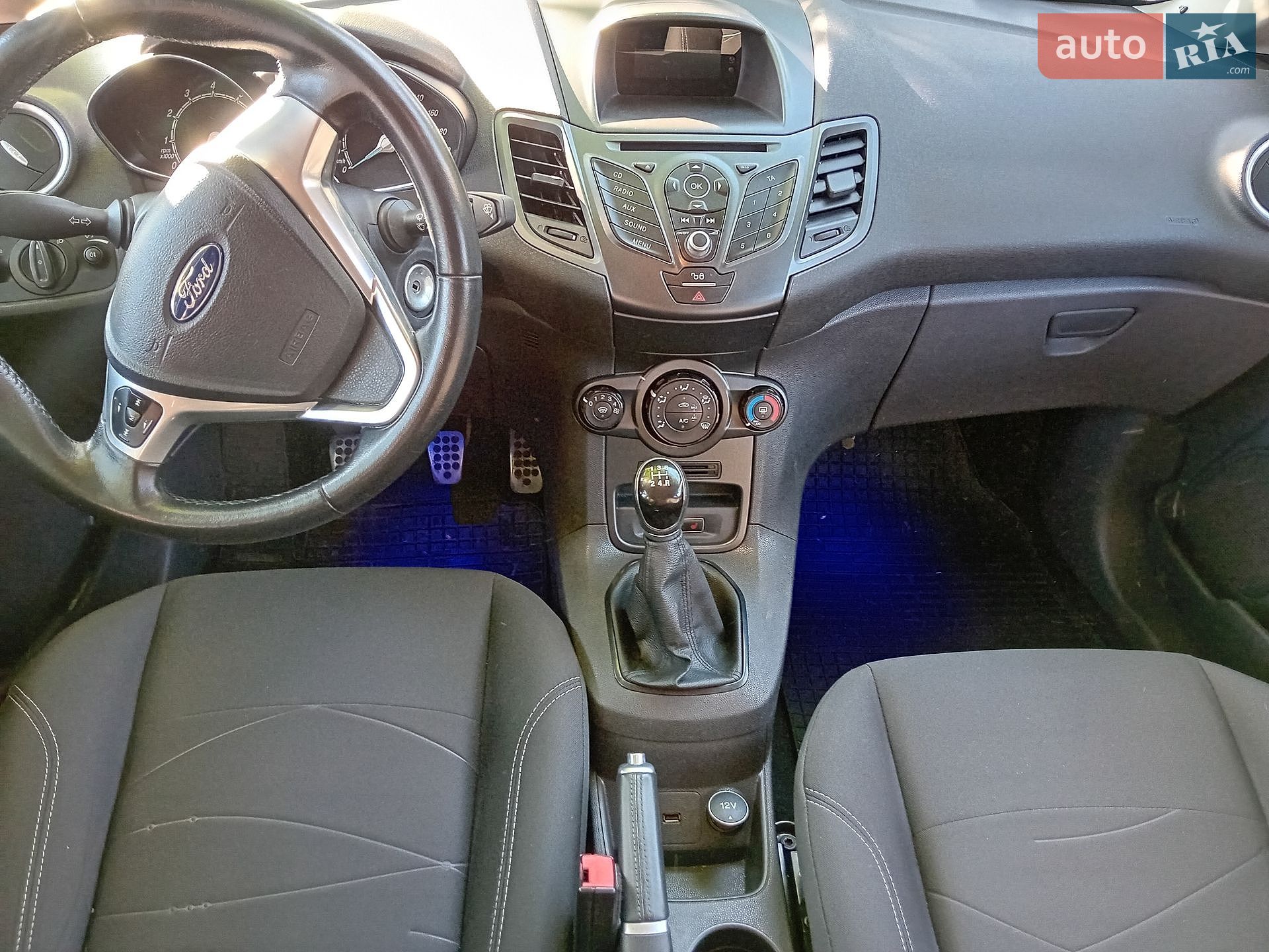 Ford Fiesta 2016 VIN WF0DXXGAKDGK80496 фото оголошення 8 з 16