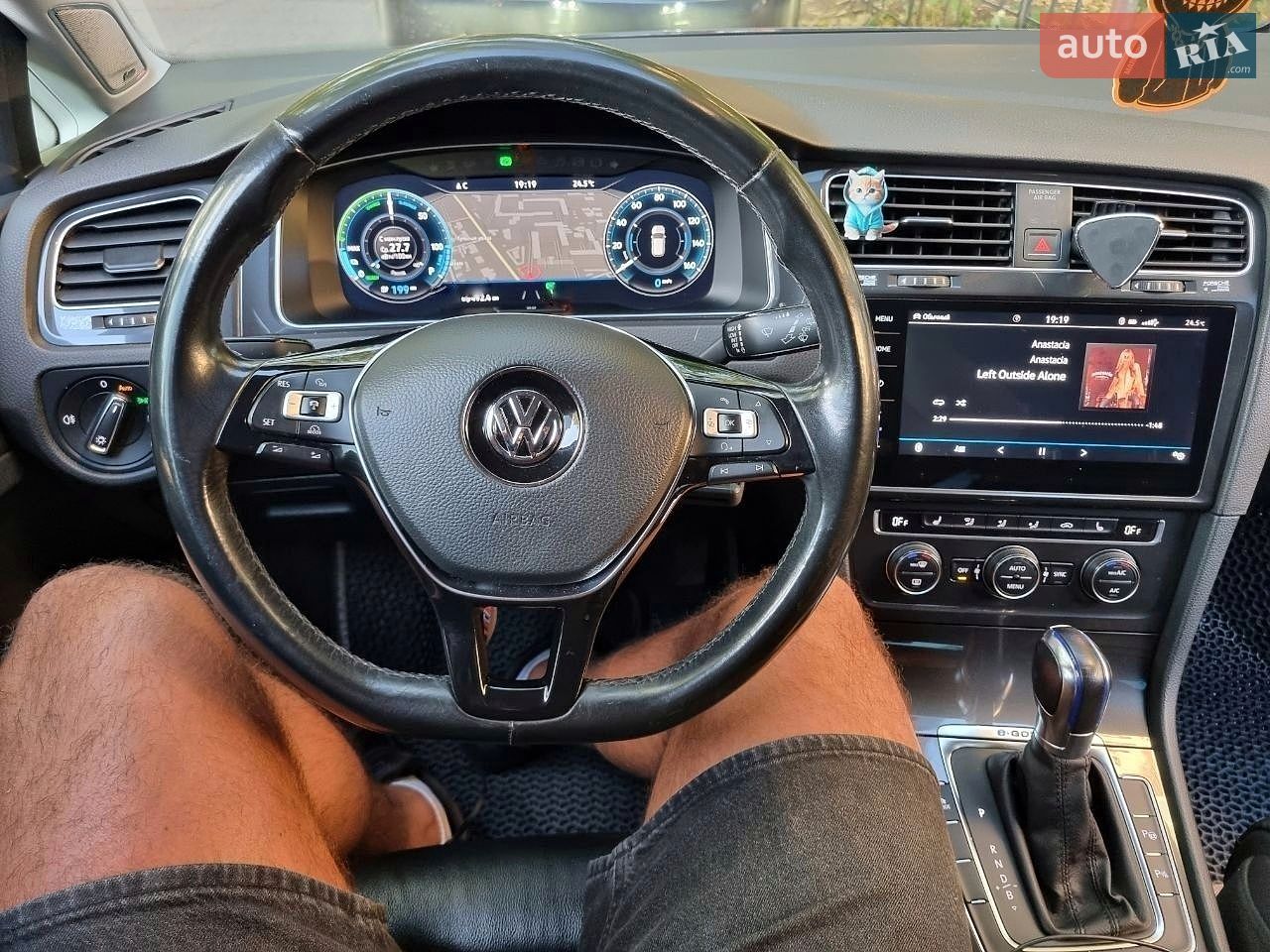 Volkswagen e-Golf 2017 VIN WVWZZZAUZJW901483 фото оголошення 2 з 30