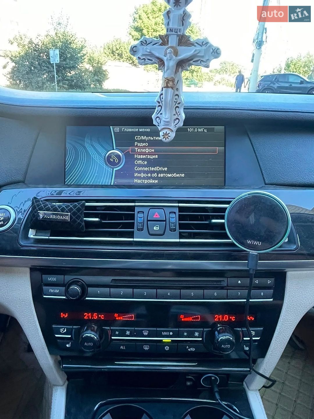 BMW 7 Series 2011 VIN WBAKB4C50BC574839 фото оголошення 12 з 21