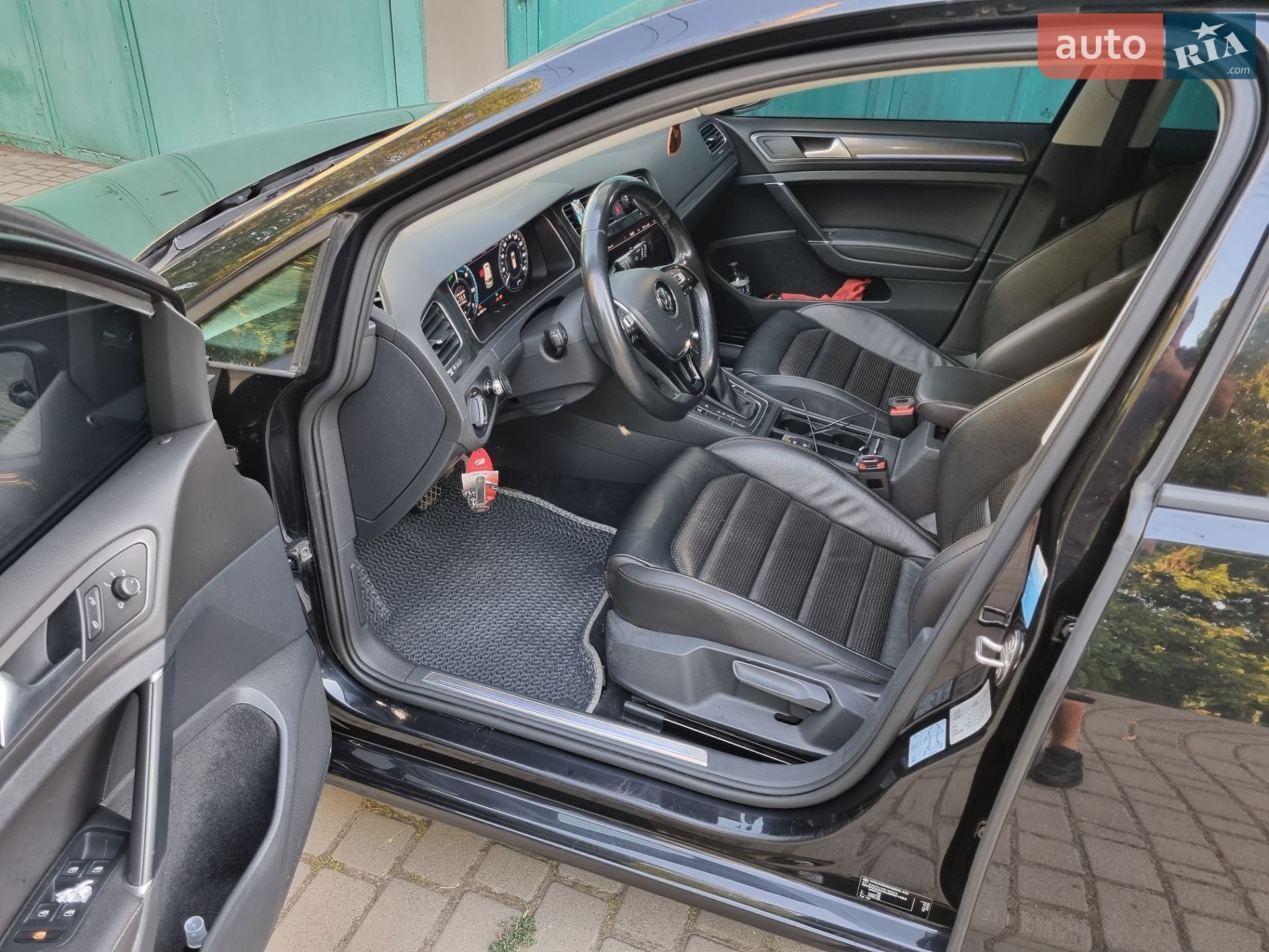 Volkswagen e-Golf 2017 VIN WVWZZZAUZJW901483 фото оголошення 21 з 30