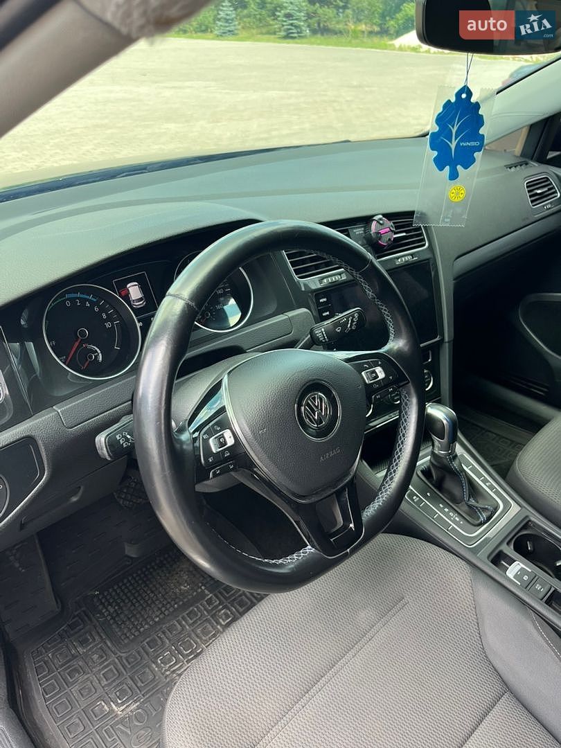 Volkswagen e-Golf 2018 VIN WVWZZZAUZJ8908453 фото оголошення 16 з 27