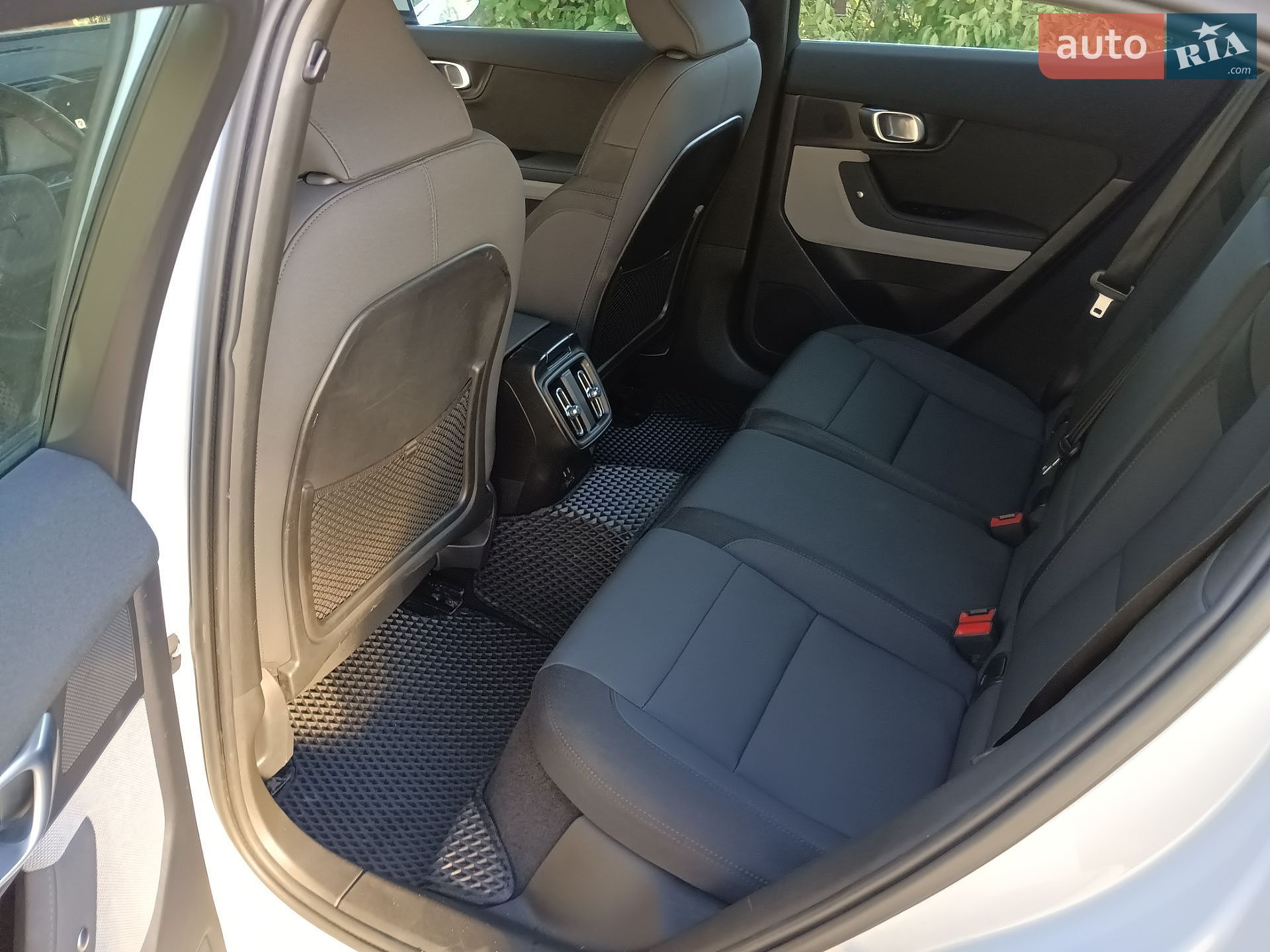 Polestar 2 2023 VIN YSMEG3KA3PL156023 фото оголошення 25 з 32