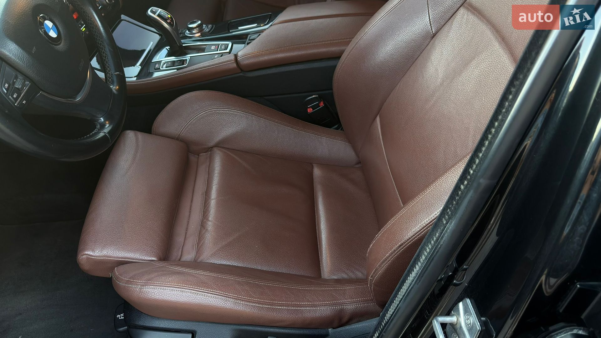BMW 5 Series 2011 VIN WBAFW11060DU31154 фото оголошення 30 з 58