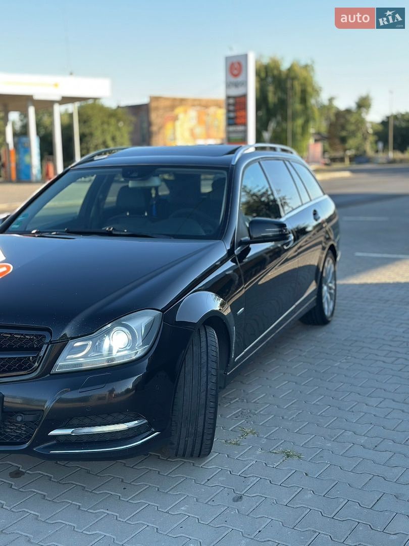 Mercedes-Benz C-Class 2011 VIN WDD2042011F689018 фото оголошення 2 з 15