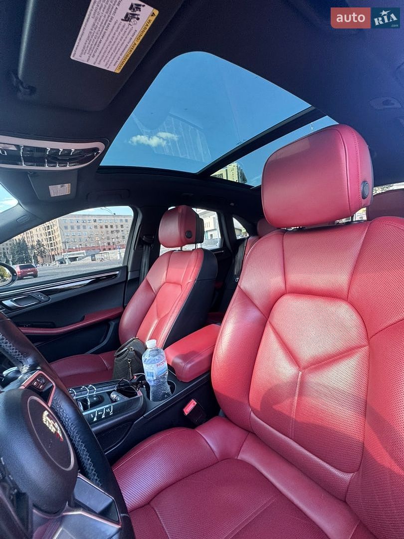 Porsche Macan 2019 VIN WP1AA2A58KLB08213 фото оголошення 5 з 10
