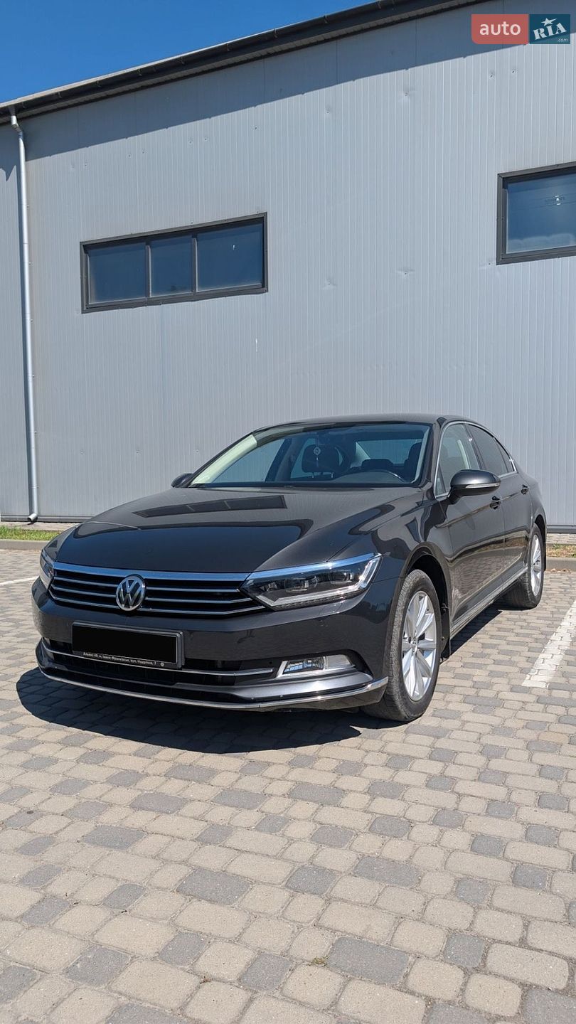 Volkswagen Passat 2018 VIN WVWZZZ3CZKE021566 фото оголошення 2 з 25