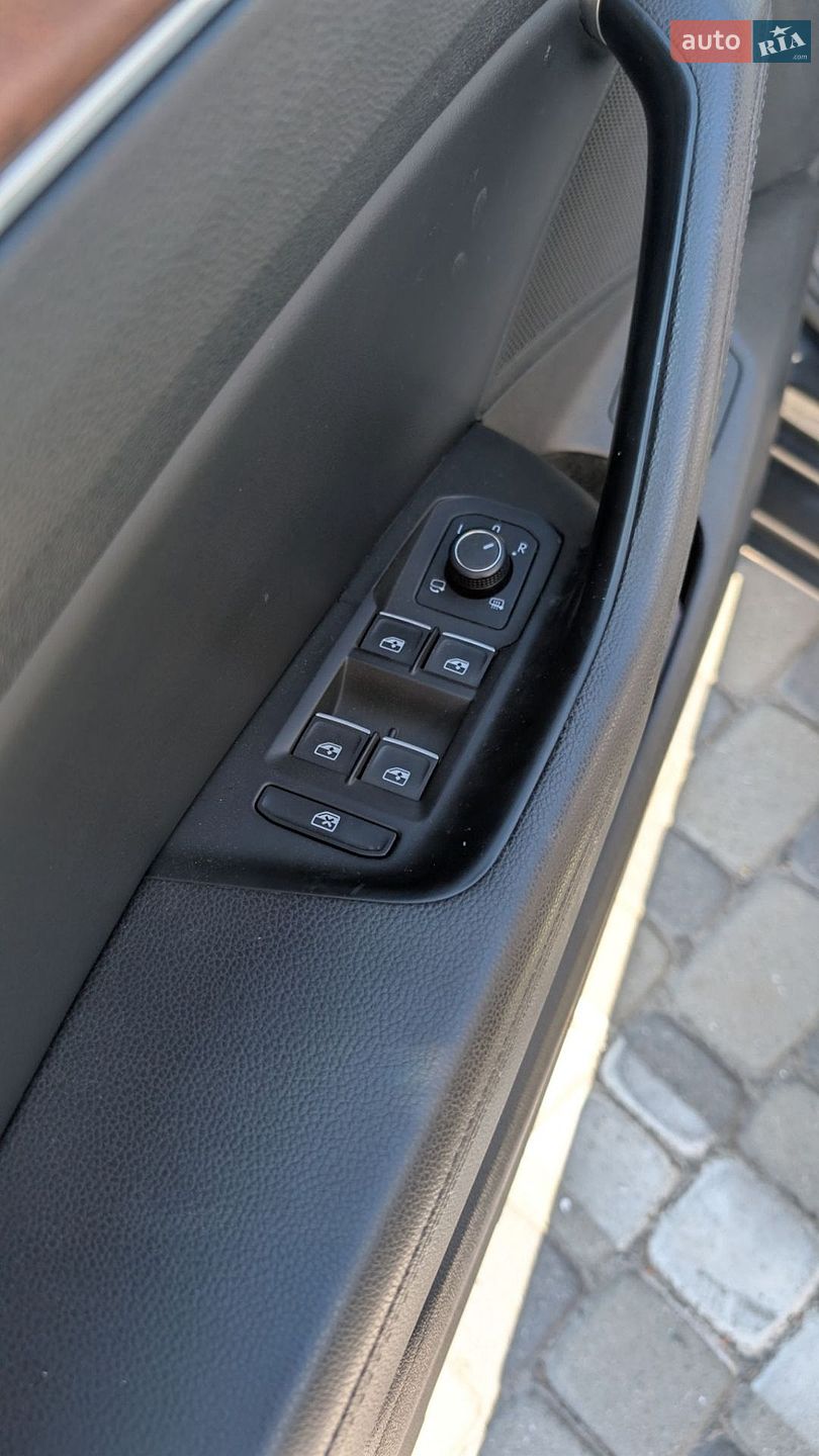 Volkswagen Passat 2018 VIN WVWZZZ3CZKE021566 фото оголошення 21 з 25