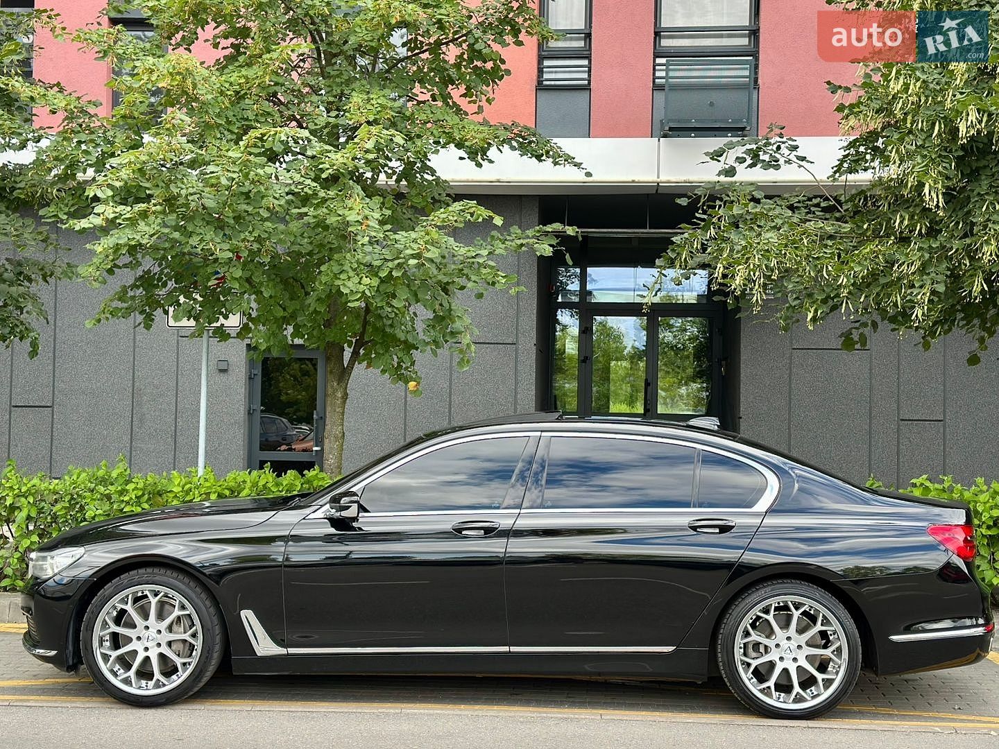 BMW 7 Series 2018 VIN WBA7E2C52KB217833 фото оголошення 4 з 41