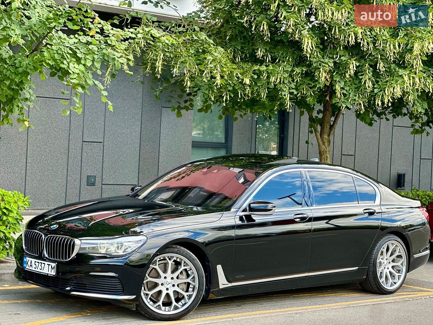 BMW 7 Series 2018 VIN WBA7E2C52KB217833 фото оголошення 3 з 41
